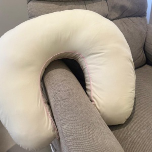 Breastfeeding pillow